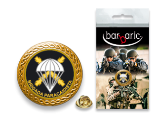 Pin Barbaric oro. borde biselado. D:20mm