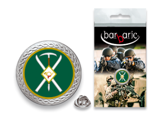 Pin Barbaric plata. borde biselado.20mm