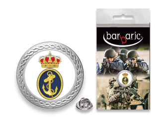 Pin Barbaric plata. borde biselado.20mm
