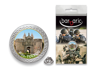 Pin Barbaric plata. borde biselado.20mm