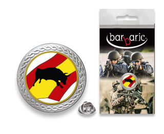 Pin Barbaric plata. borde biselado.20mm