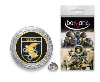 Pin Barbaric plata. borde biselado.20mm