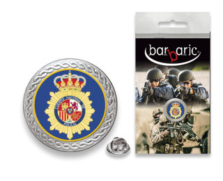 Pin Barbaric plata. borde biselado.20mm
